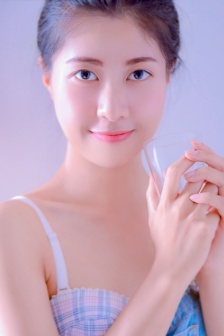 白裙仙子玉臀迎合 玉液 呻吟